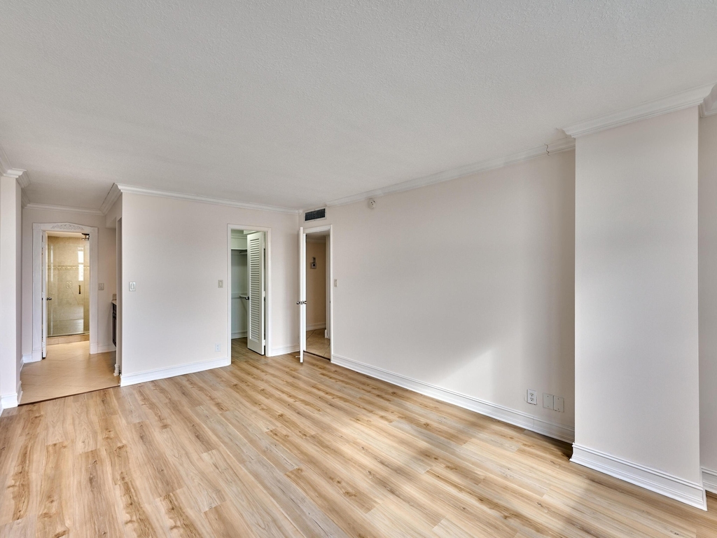 305 N Pompano Beach Boulevard - Photo 15
