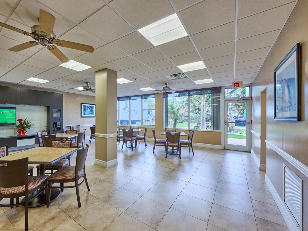 305 N Pompano Beach Boulevard - Photo 30