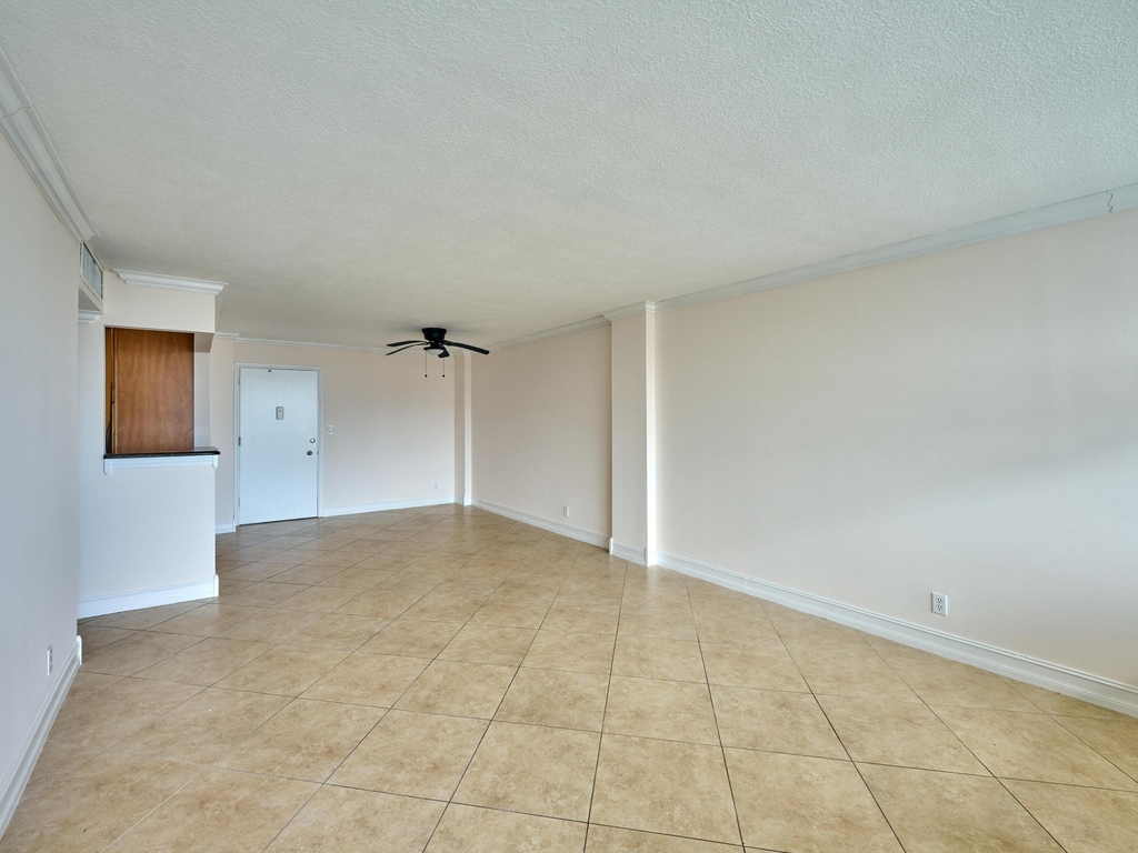 305 N Pompano Beach Boulevard - Photo 4