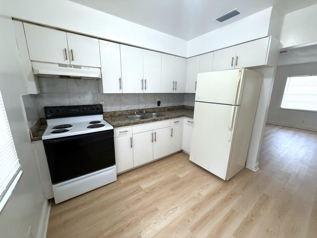 4130 Nw 31st Terrace - Photo 4