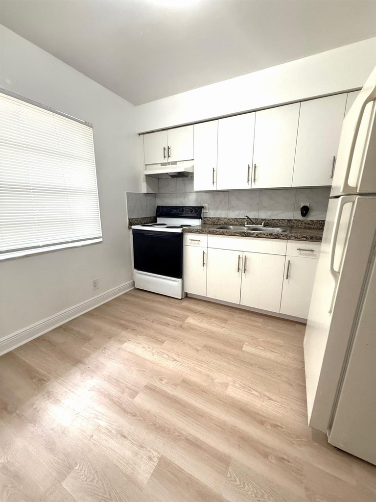 4130 Nw 31st Terrace - Photo 5