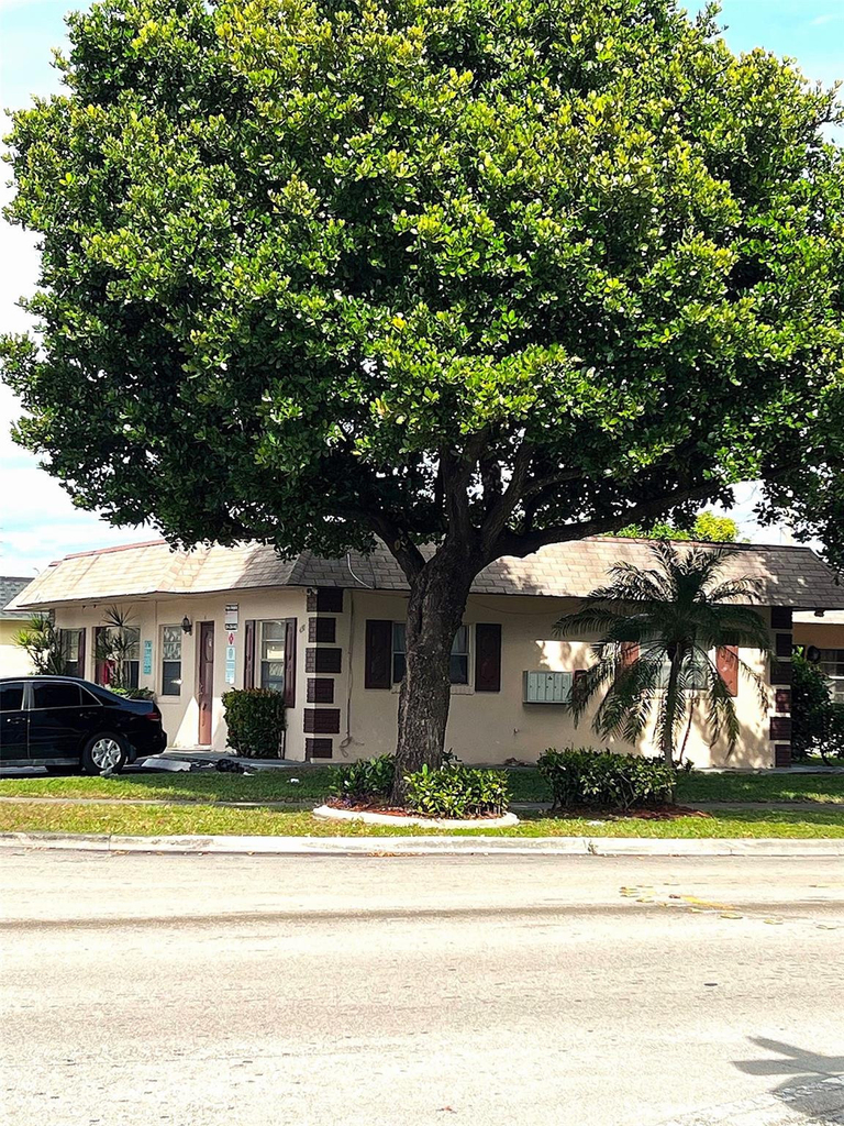 4130 Nw 31st Terrace - Photo 0