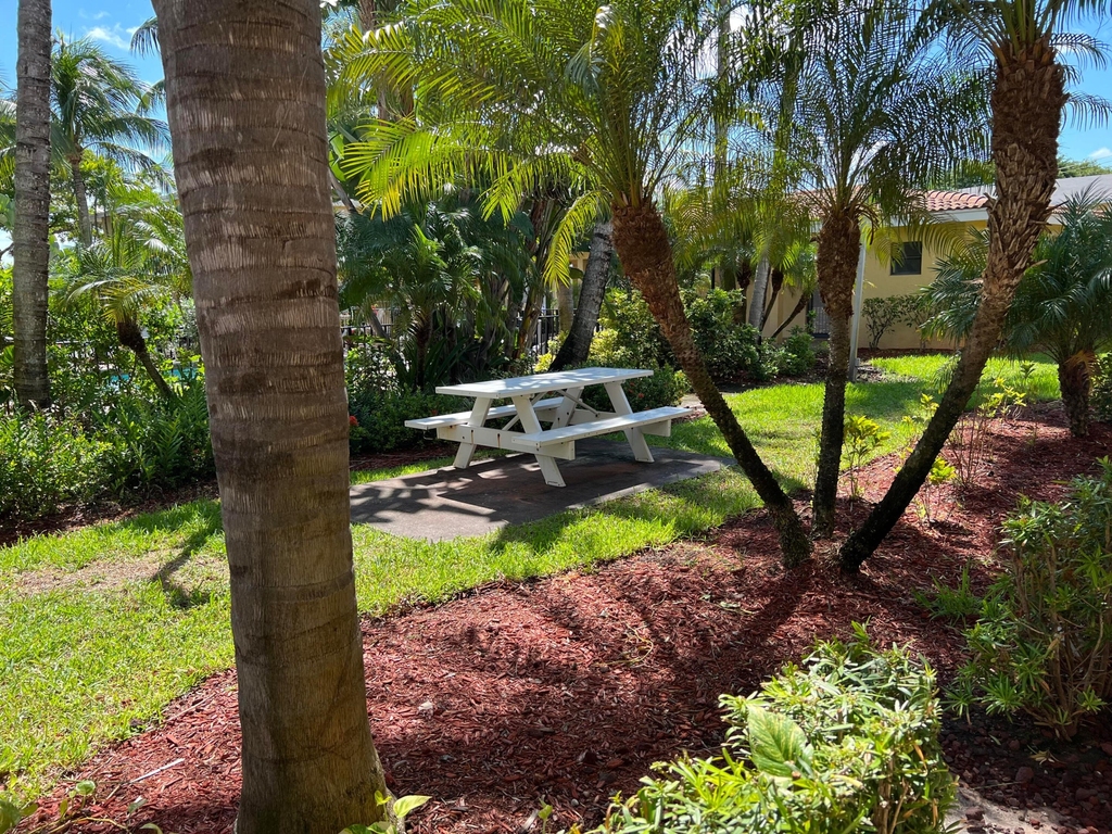 4050 Ne 12th Terrace - Photo 12