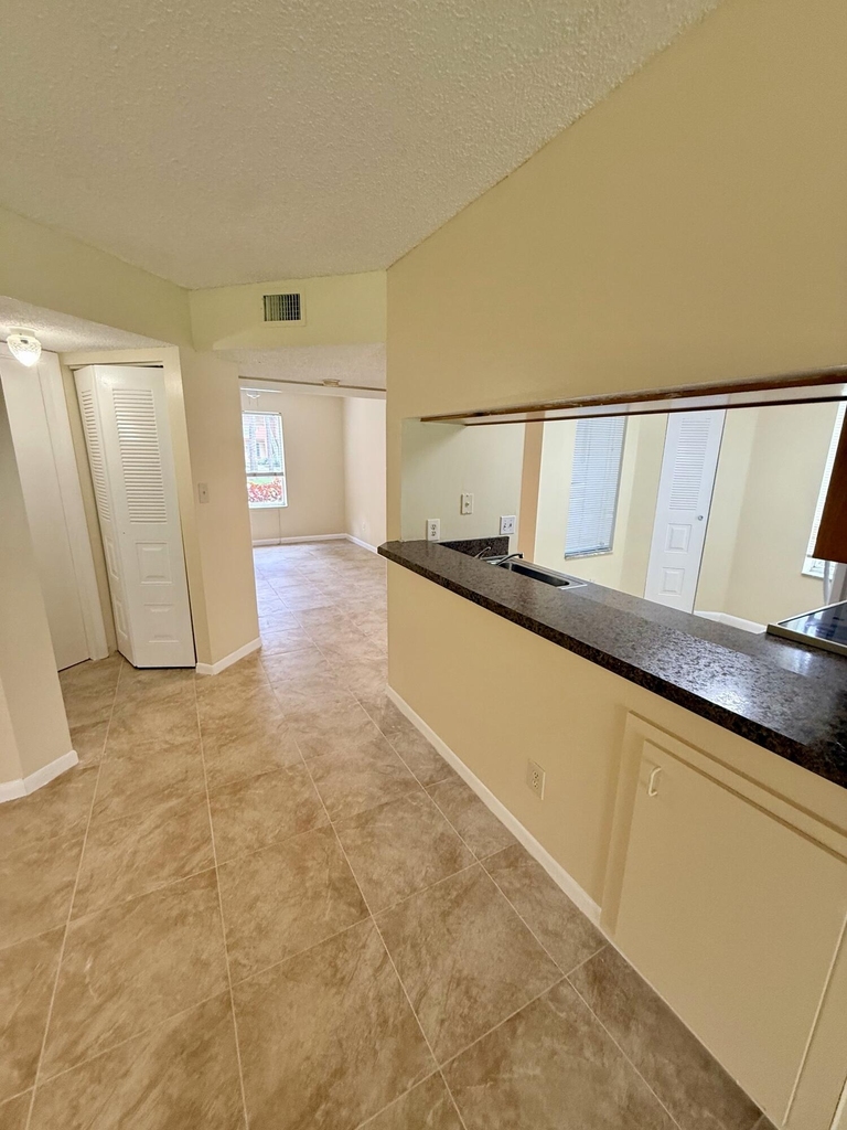 1142 Coral Club Drive - Photo 4