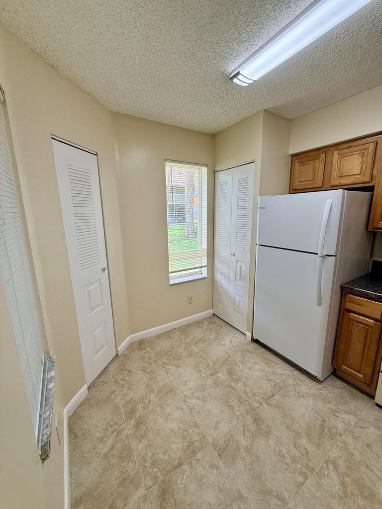 1142 Coral Club Drive - Photo 2