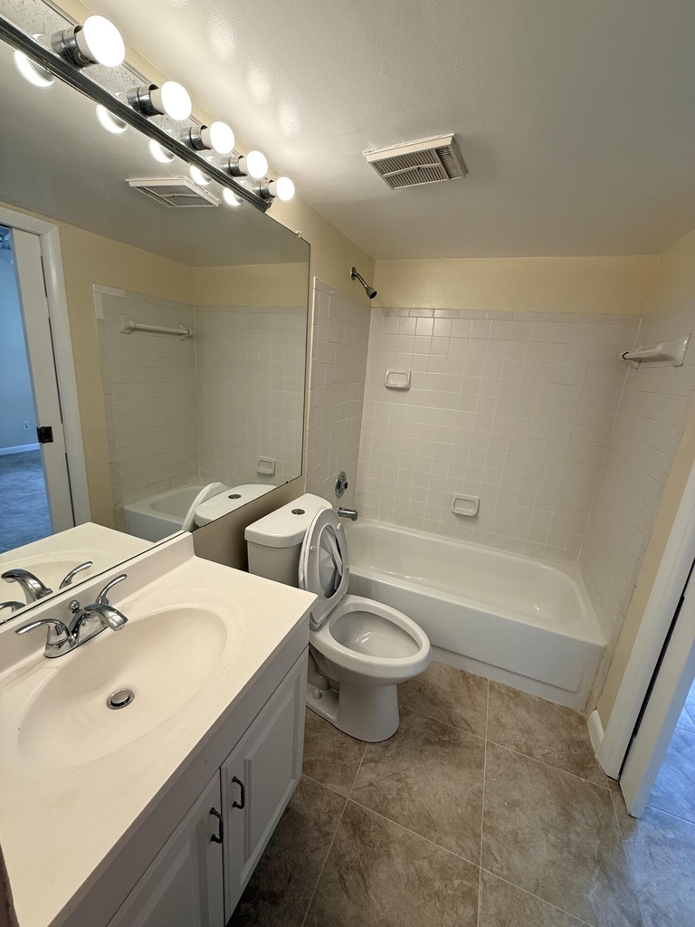 1142 Coral Club Drive - Photo 7