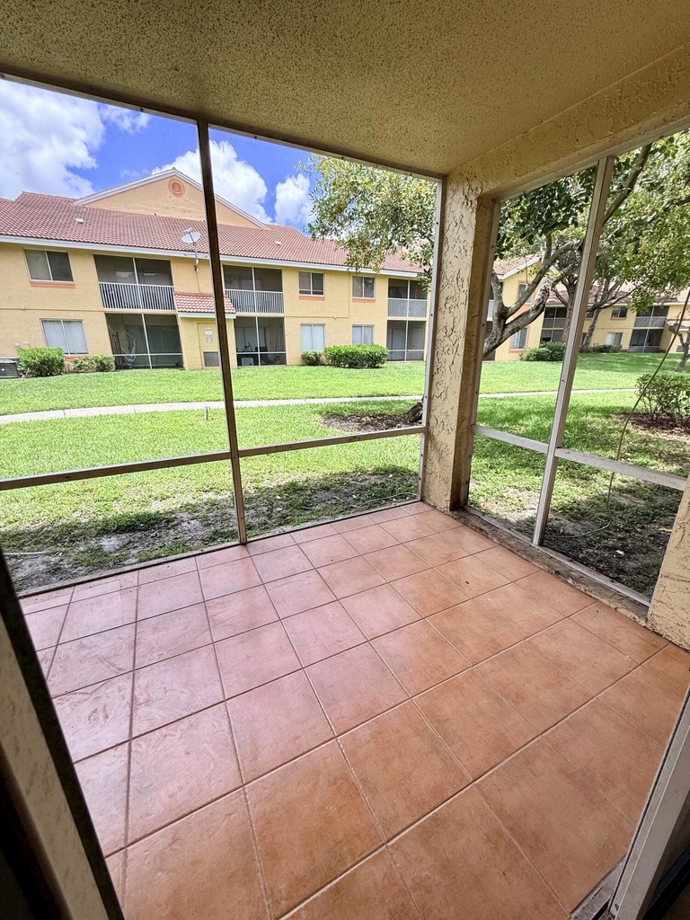 1142 Coral Club Drive - Photo 17