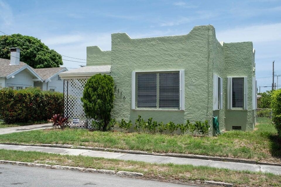 4116 Virginia Terrace - Photo 0