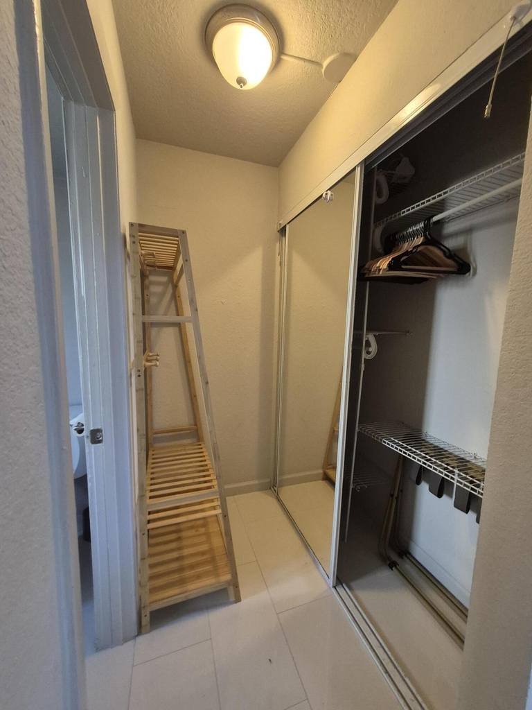 1007 Se 2nd Court - Photo 5