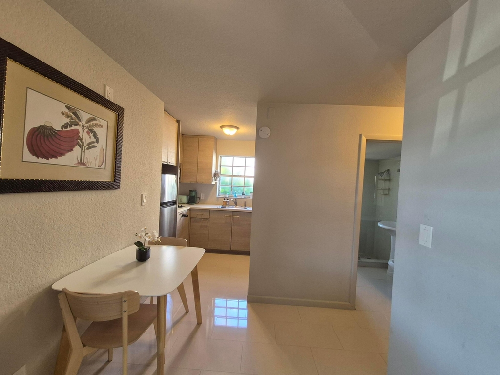 1007 Se 2nd Court - Photo 2
