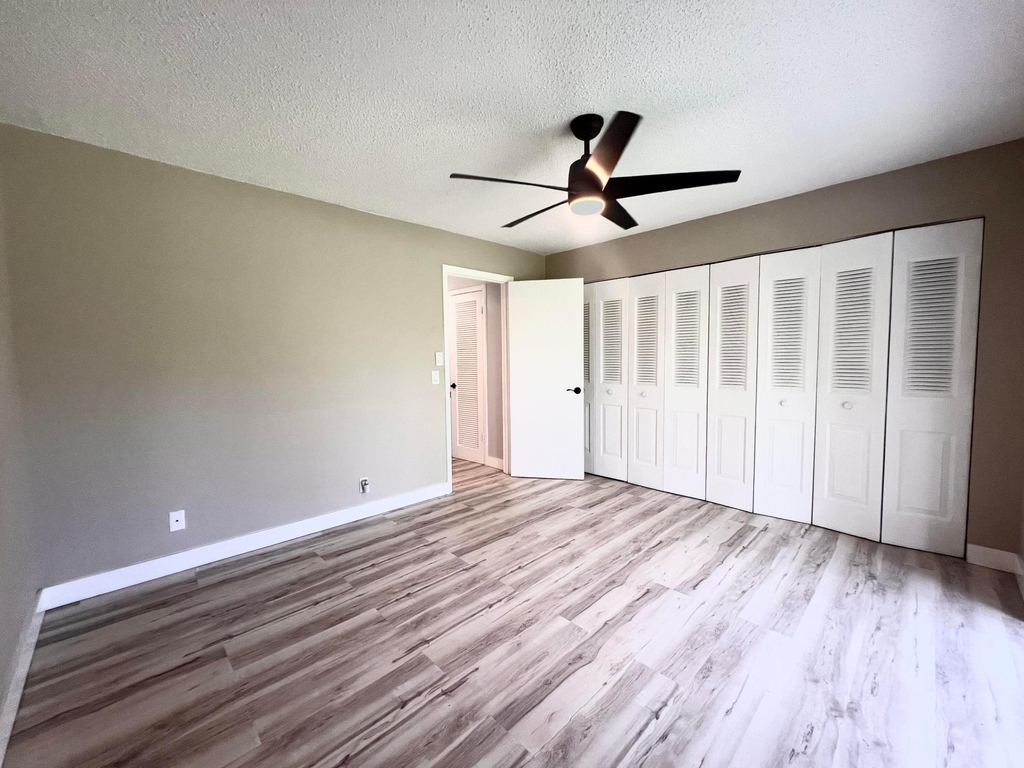 176 Sussex I - Photo 13