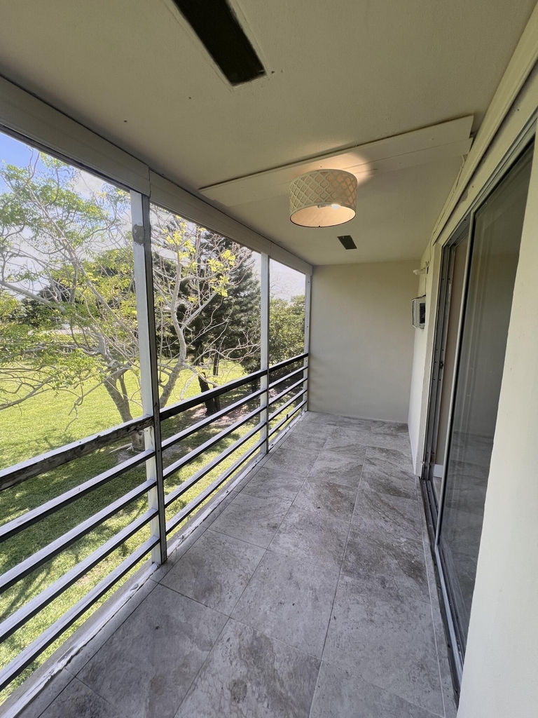 176 Sussex I - Photo 20
