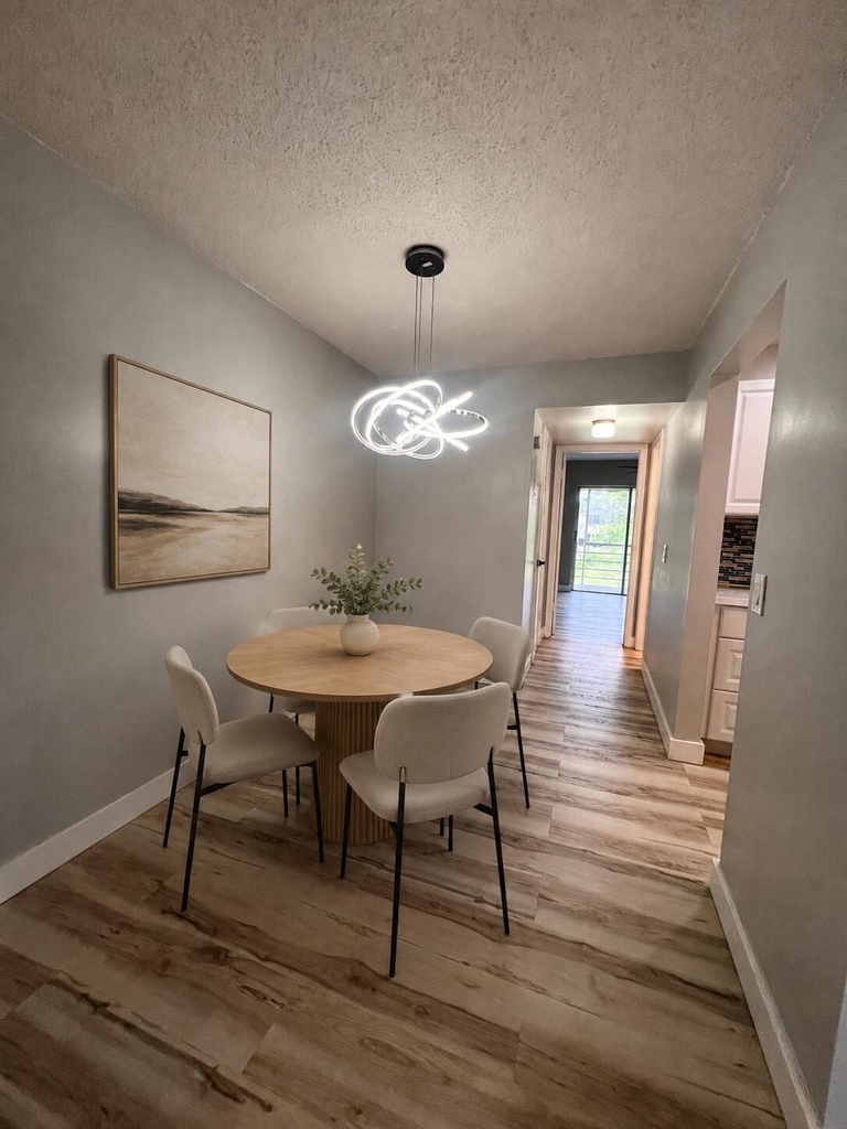 176 Sussex I - Photo 5