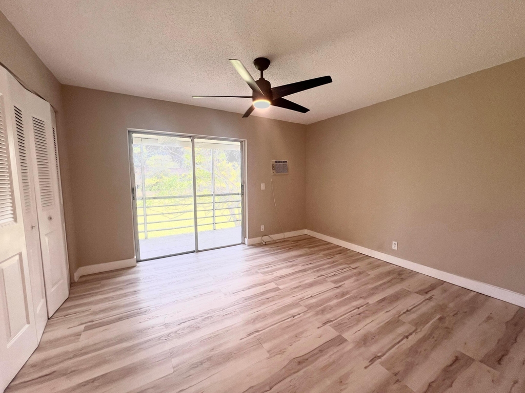 176 Sussex I - Photo 16