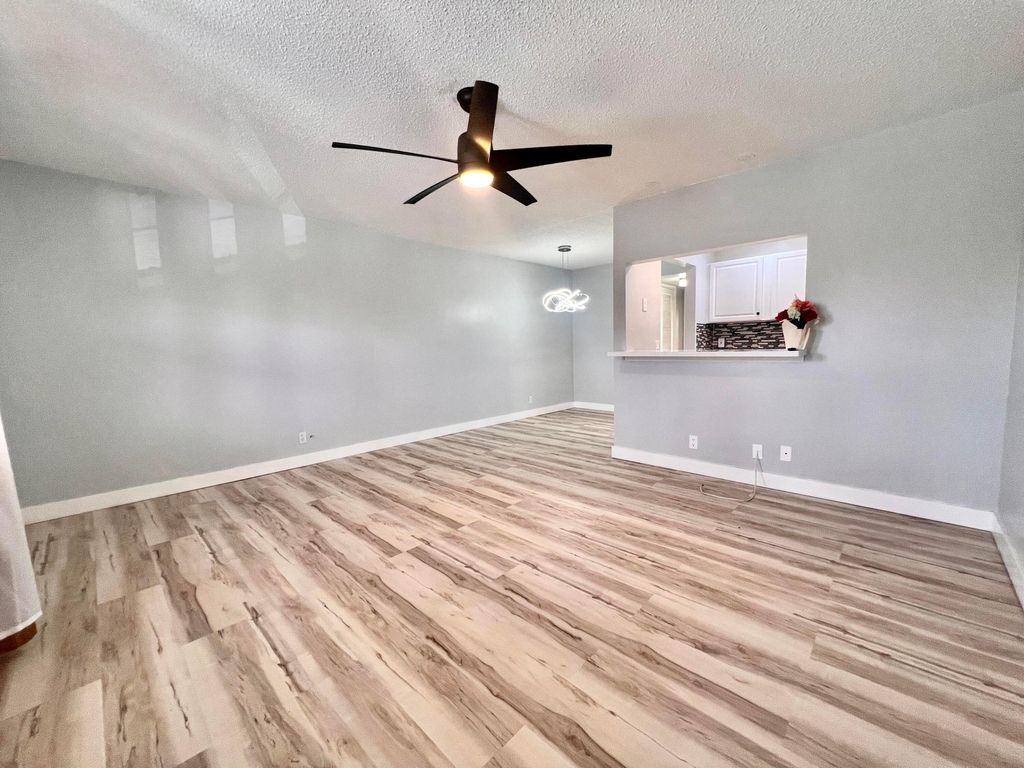 176 Sussex I - Photo 1