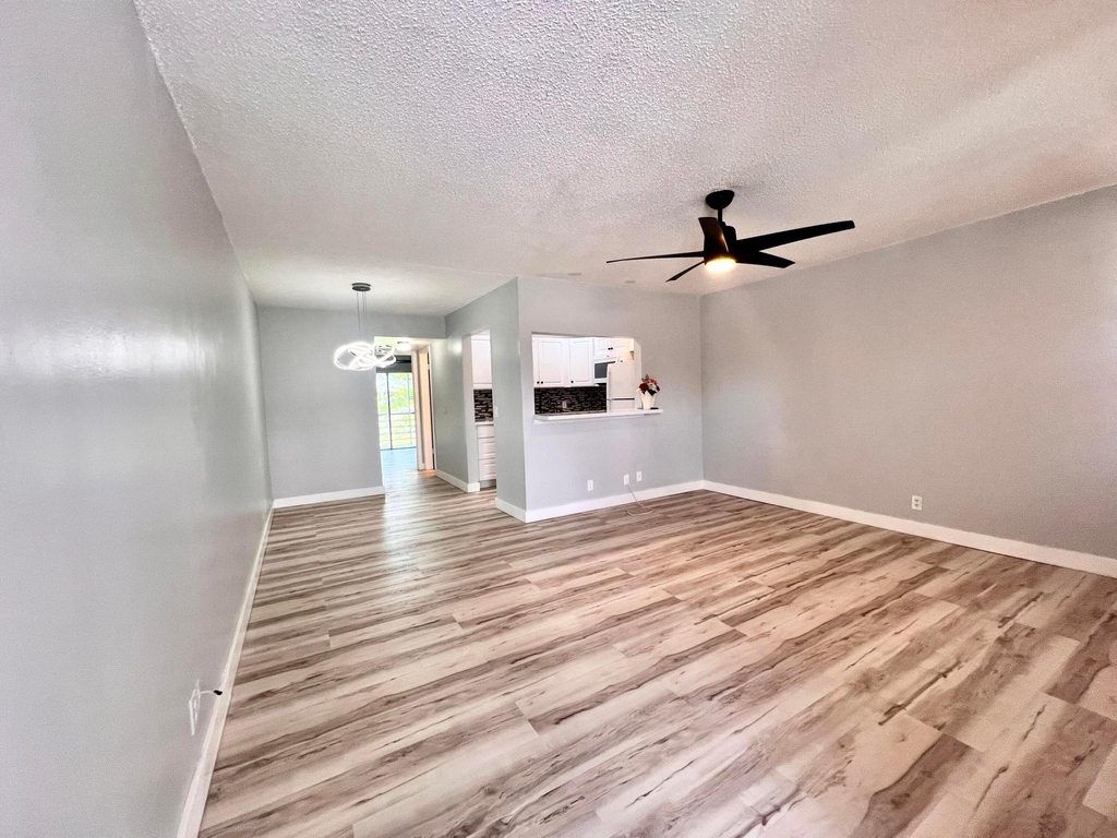 176 Sussex I - Photo 0