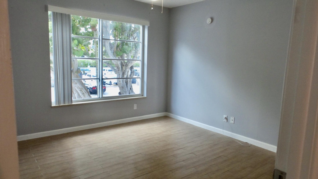 2850 Ne 14th Street Causeway - Photo 14