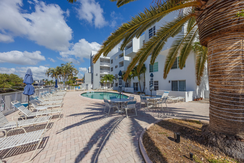 2850 Ne 14th Street Causeway - Photo 5