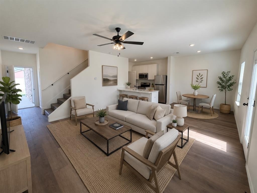 303 Aaran Way - Photo 0