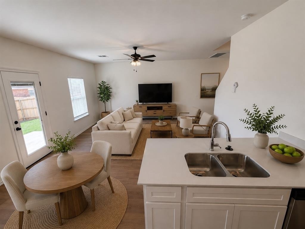 303 Aaran Way - Photo 4