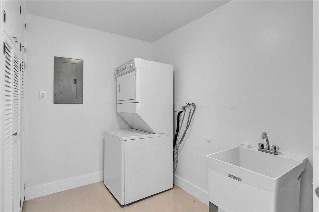 1013 Se 14th Court - Photo 23