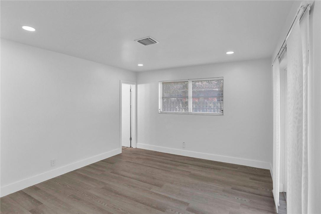 1013 Se 14th Court - Photo 35