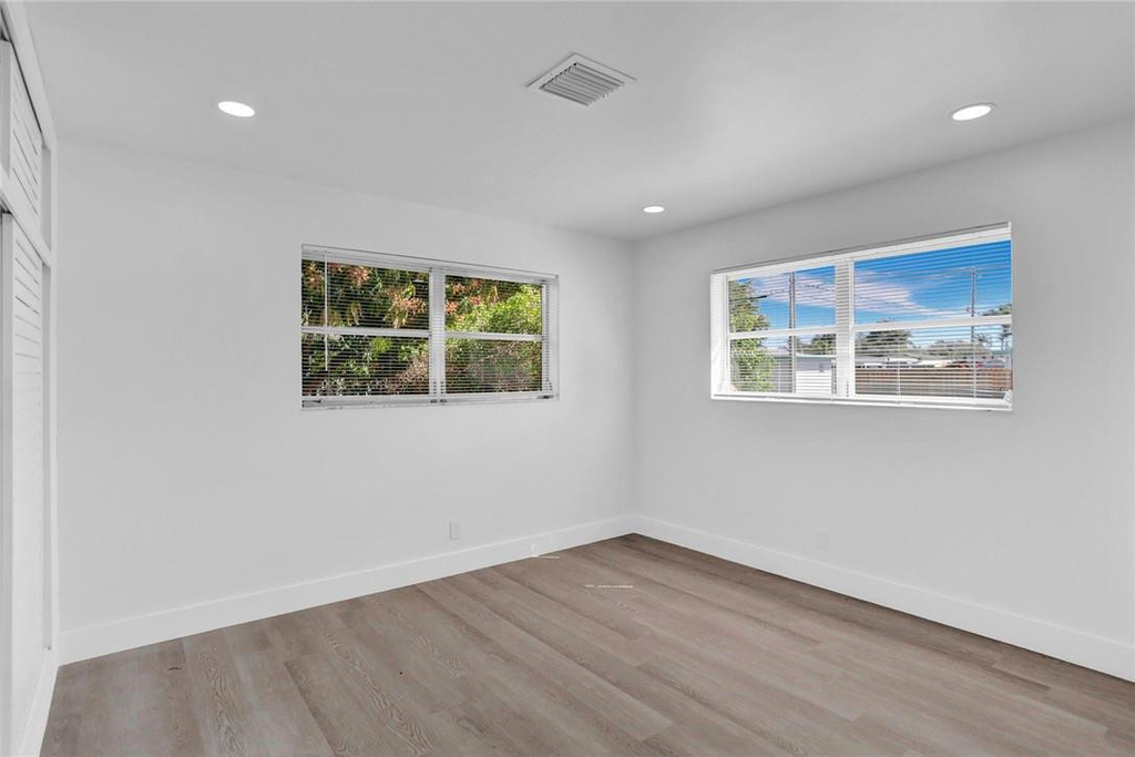 1013 Se 14th Court - Photo 29