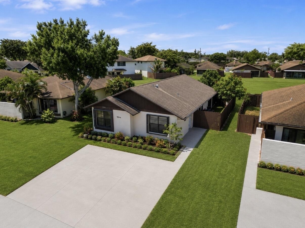 5330 Mendoza Street - Photo 1
