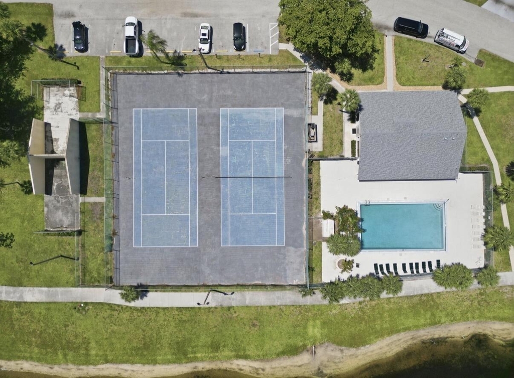 5330 Mendoza Street - Photo 15
