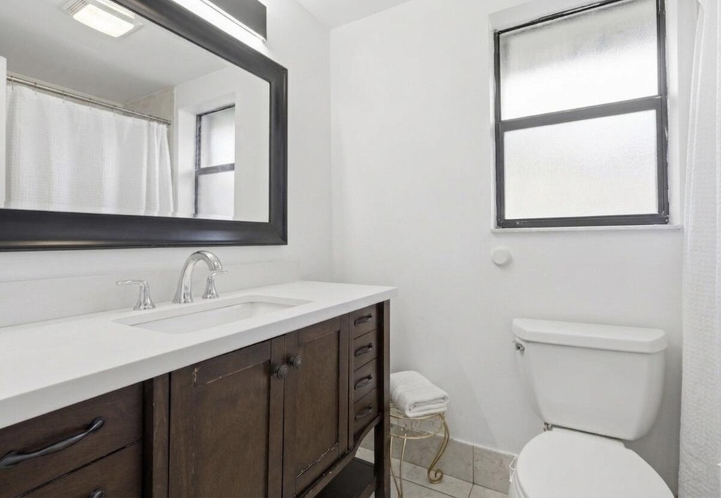 5330 Mendoza Street - Photo 7