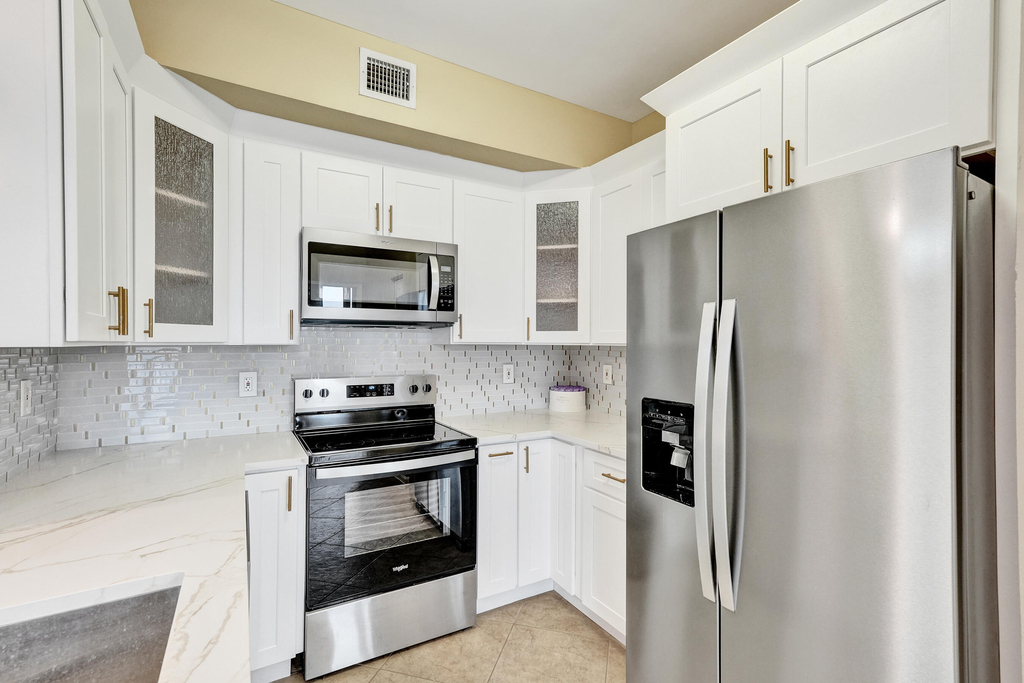 651 Okeechobee Boulevard - Photo 3