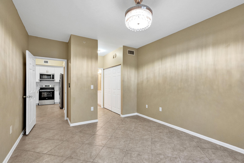 651 Okeechobee Boulevard - Photo 13