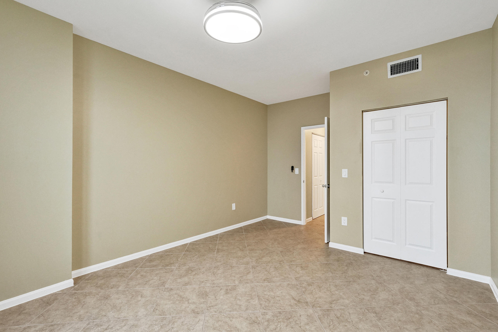 651 Okeechobee Boulevard - Photo 18