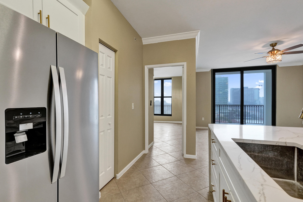 651 Okeechobee Boulevard - Photo 4