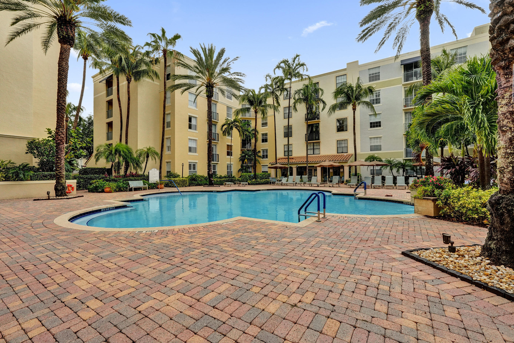 651 Okeechobee Boulevard - Photo 37