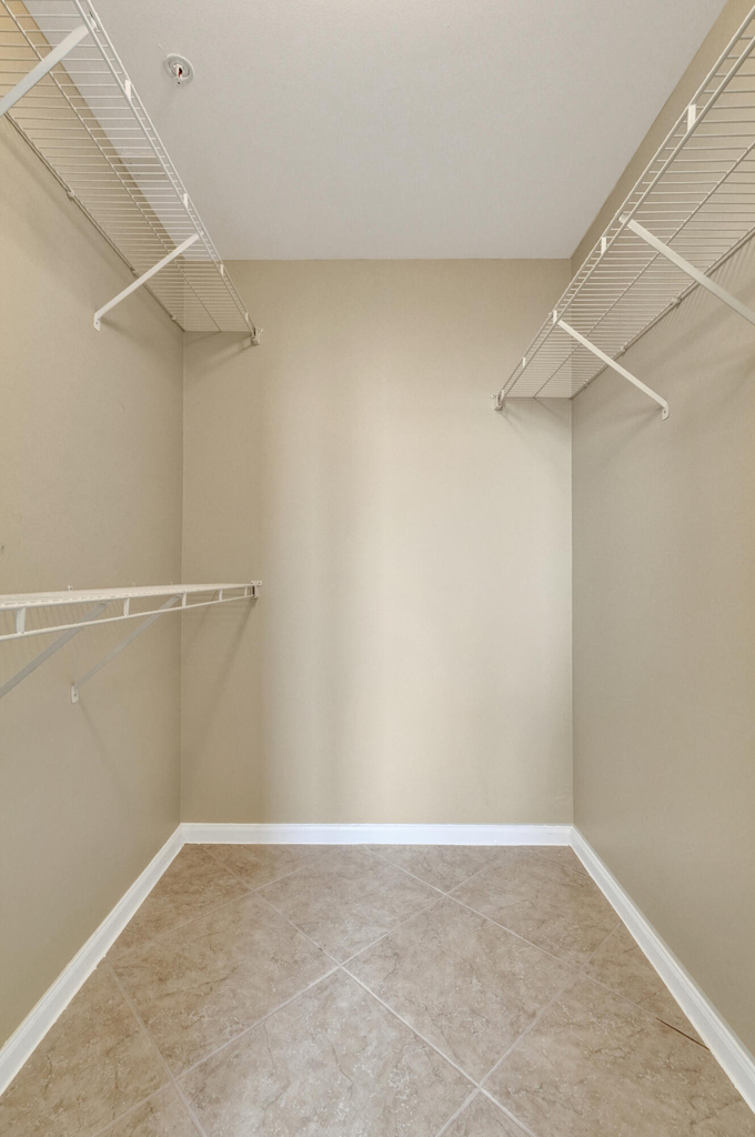 651 Okeechobee Boulevard - Photo 21