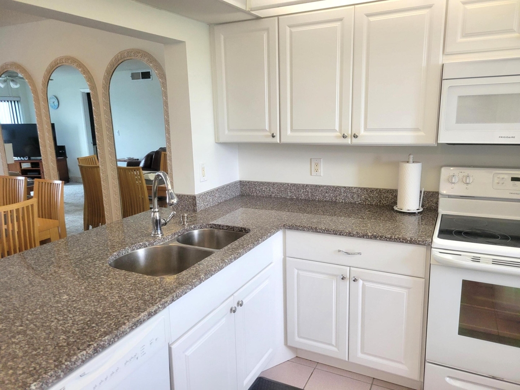 10152 S Ocean Drive - Photo 9