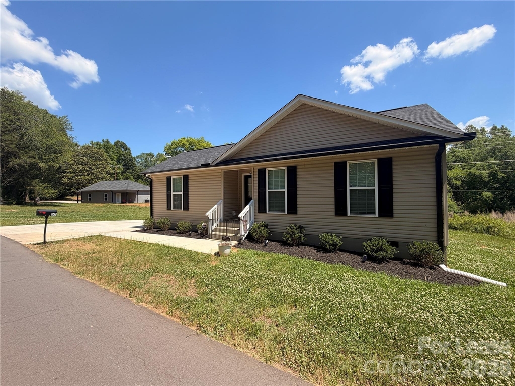 67 Travora Circle - Photo 1