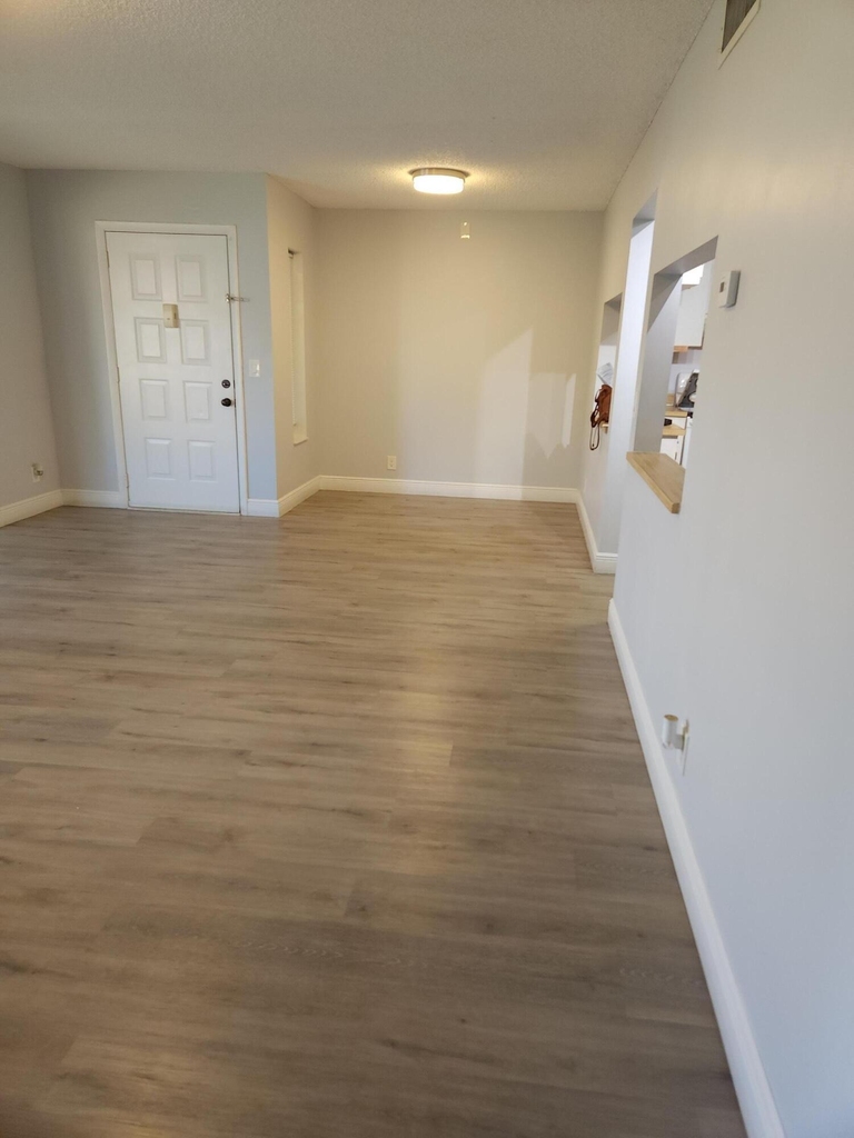 502 Shady Pine Way - Photo 4