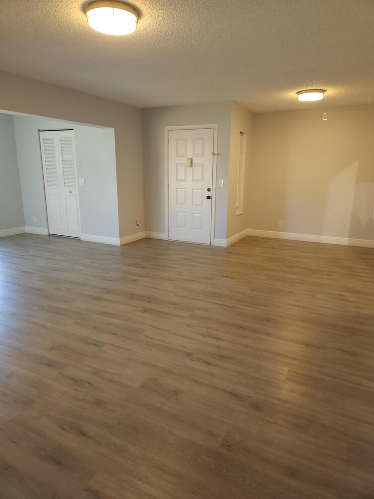502 Shady Pine Way - Photo 3