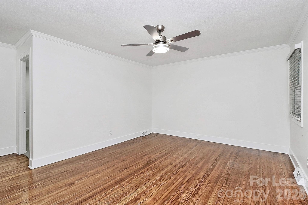405 Pine Street - Photo 2