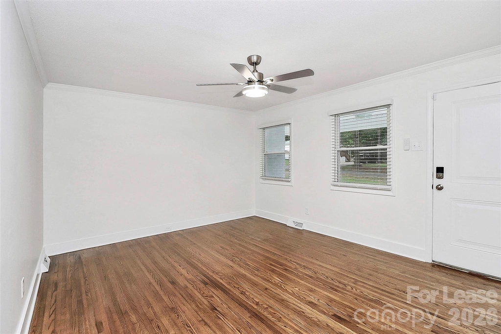 405 Pine Street - Photo 3