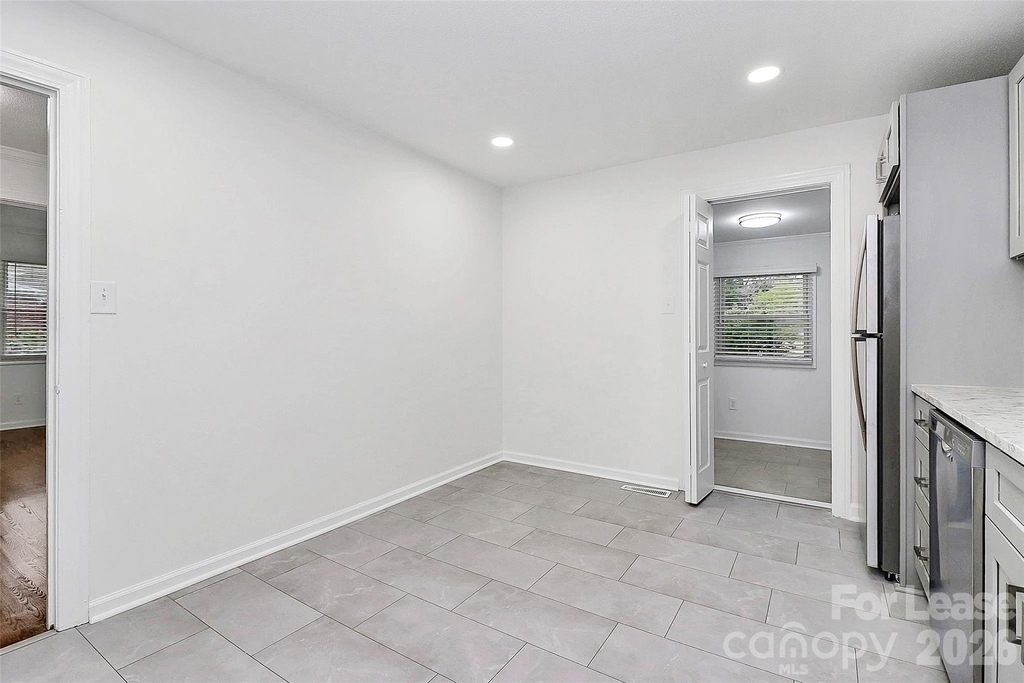 405 Pine Street - Photo 8