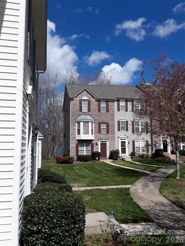 9572 Blossom Hill Drive - Photo 15