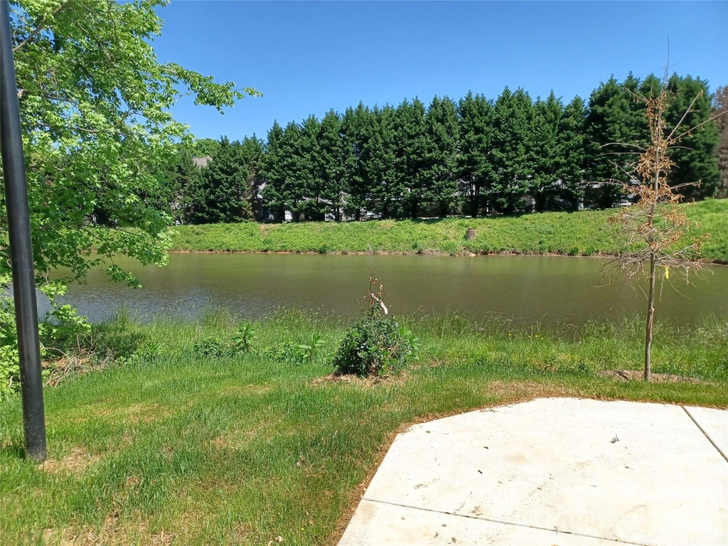 9572 Blossom Hill Drive - Photo 10