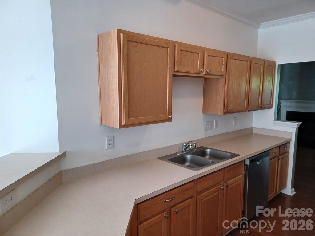 9572 Blossom Hill Drive - Photo 4