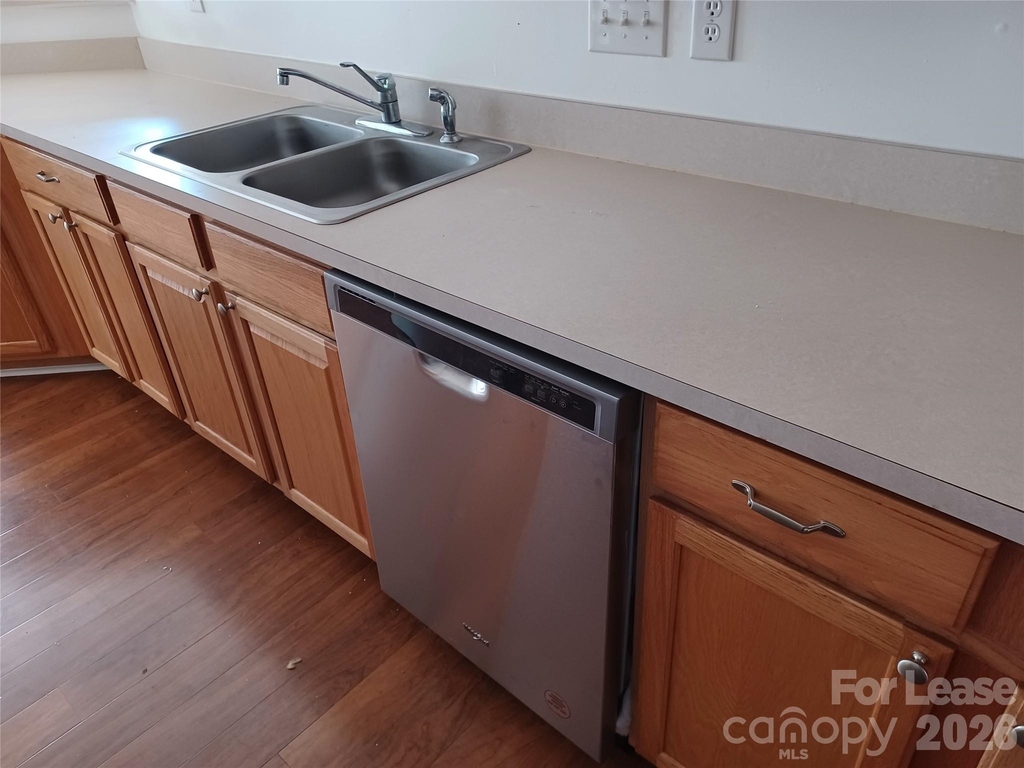 9572 Blossom Hill Drive - Photo 7