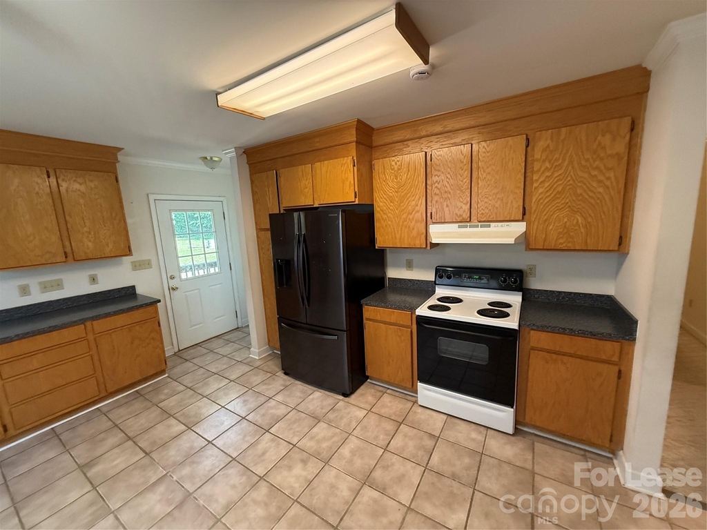 140 Watkins Street - Photo 1