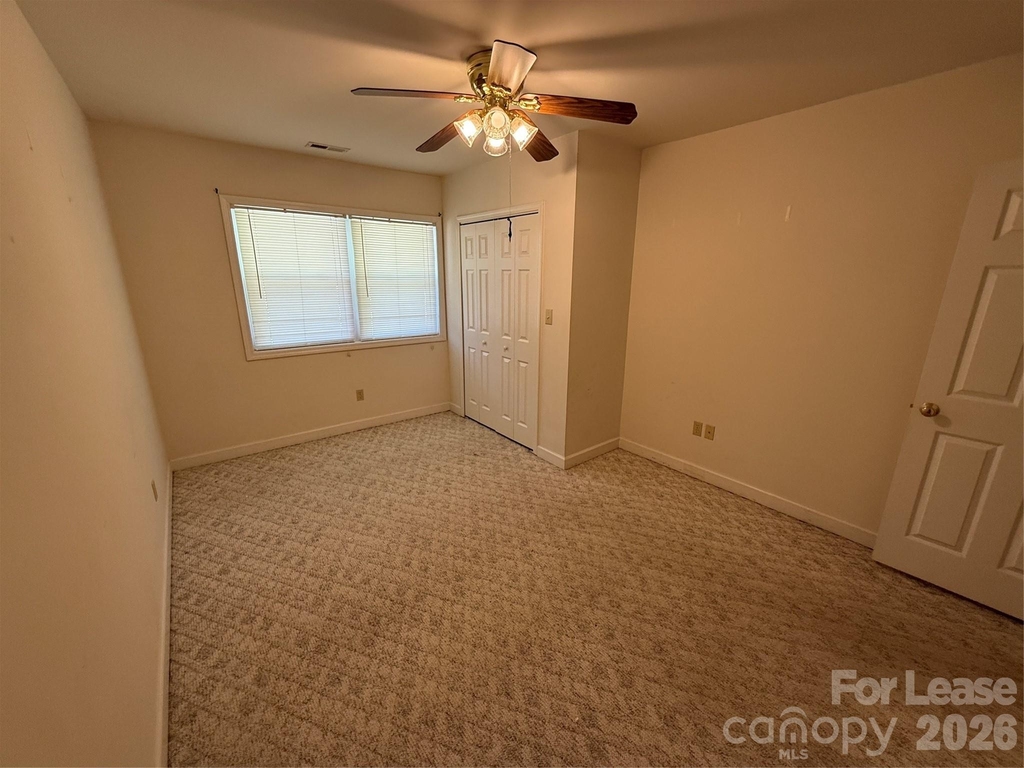 140 Watkins Street - Photo 8