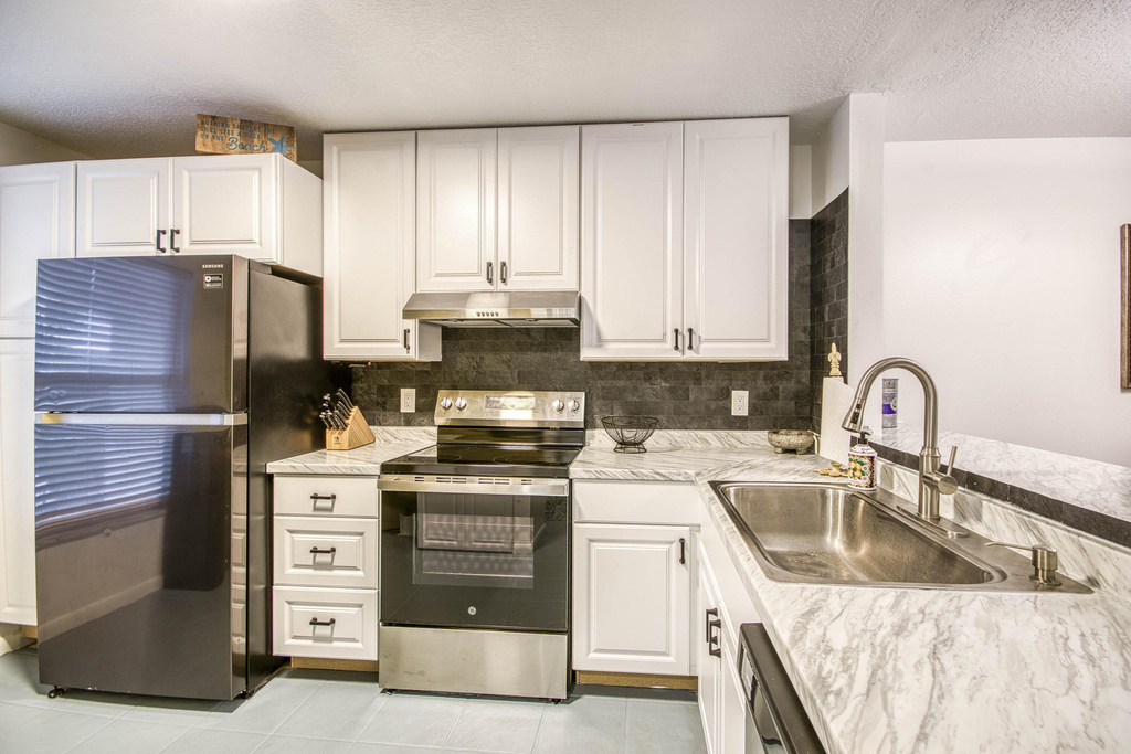 178 Pinewood Court - Photo 7